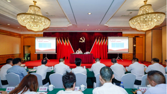 尊龙凯时集团任丁书记带头讲授“不忘初心、牢记使命”主题教育专题党课