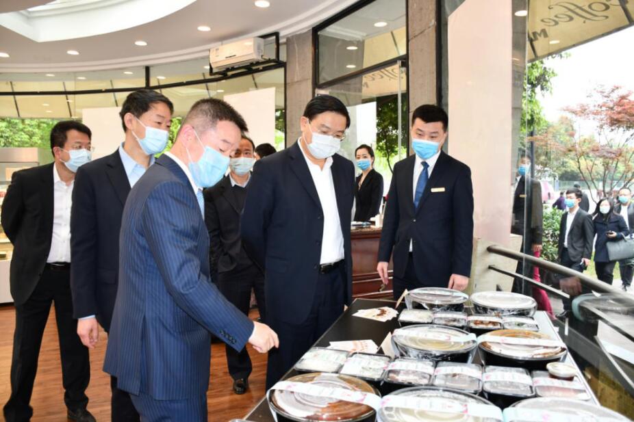 王凤朝副省长赴省尊龙凯时集团调研 疫情防控、生产经营和改革发展工作