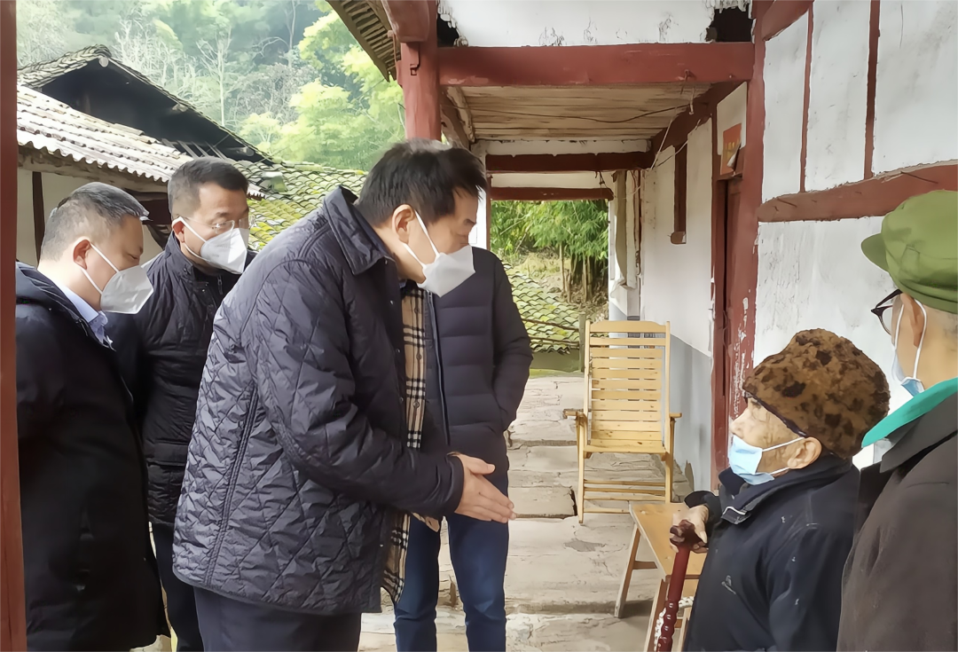 四川省尊龙凯时集团党委书记、董事长任丁率队赴嘉陵区开展帮扶工作