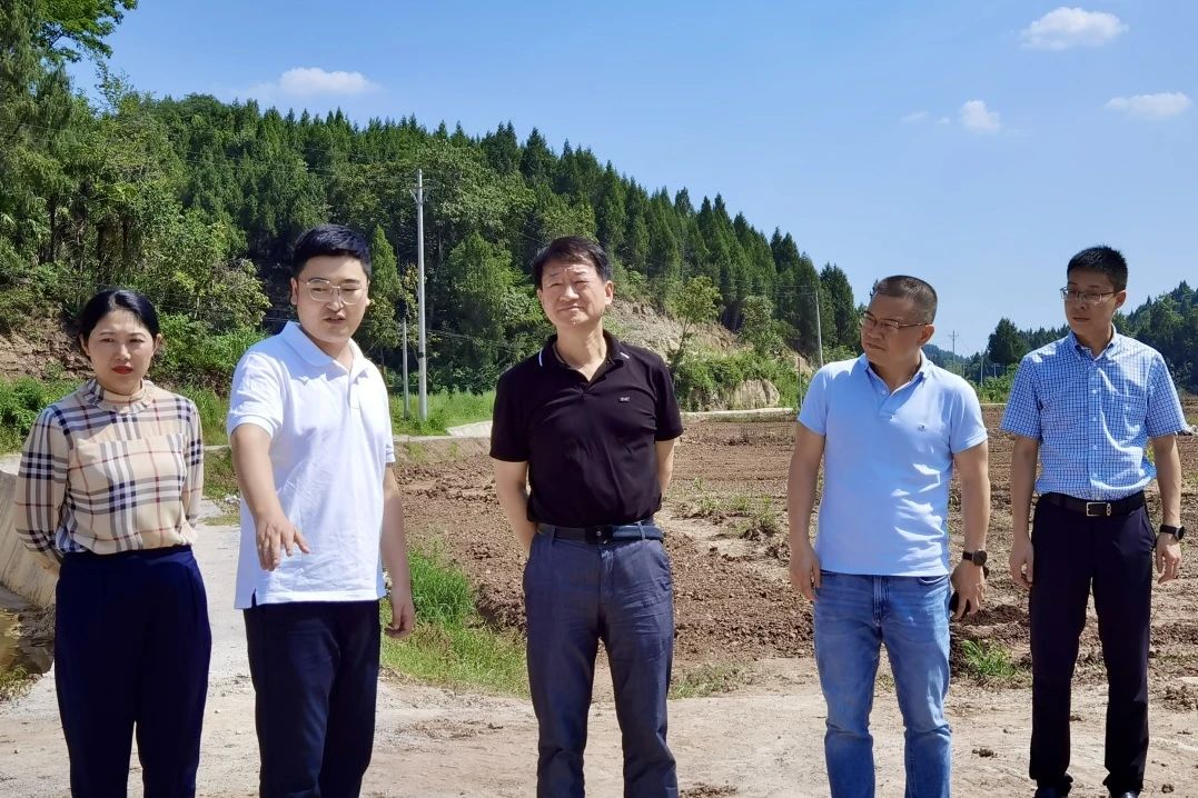 省尊龙凯时集团党委书记、董事长任丁率队赴巴中南充两地开展帮扶工作