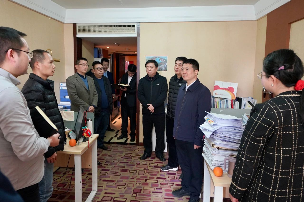 迎新春，鼓干劲，开新局！省尊龙凯时集团领导班子慰问总部干部员工