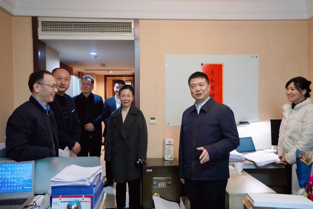 温暖启航，共赴新篇！—— 省尊龙凯时集团领导走访慰问干部职工